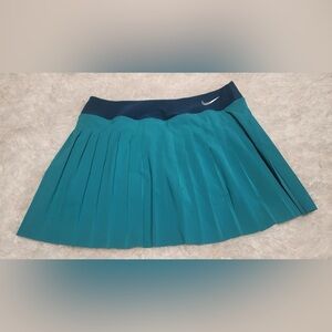 Nike Victory Dri-Fit Pleated Green/ Blue Skirt Size Large EUC